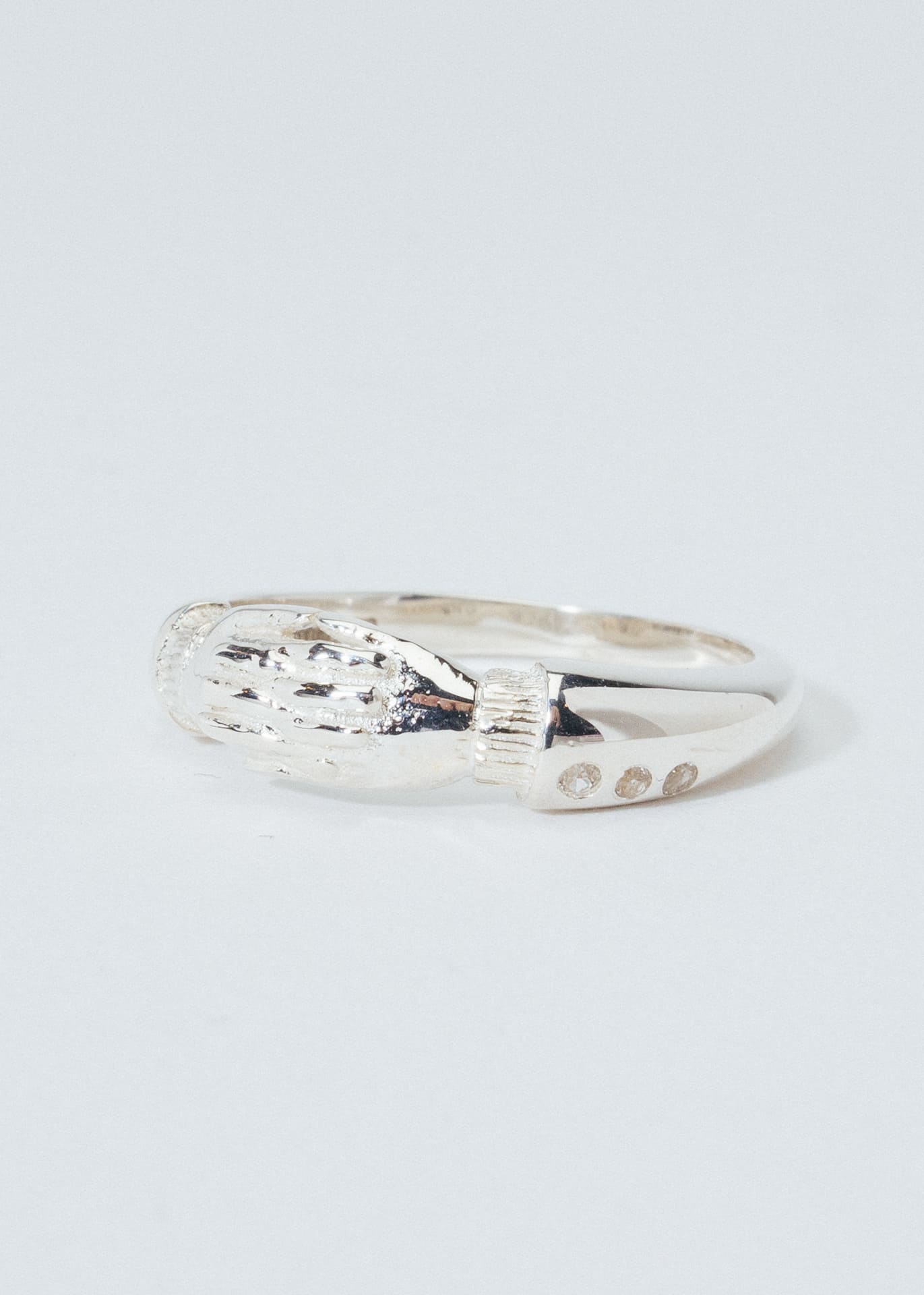 B213_Hands Of Thought Ring_L_03