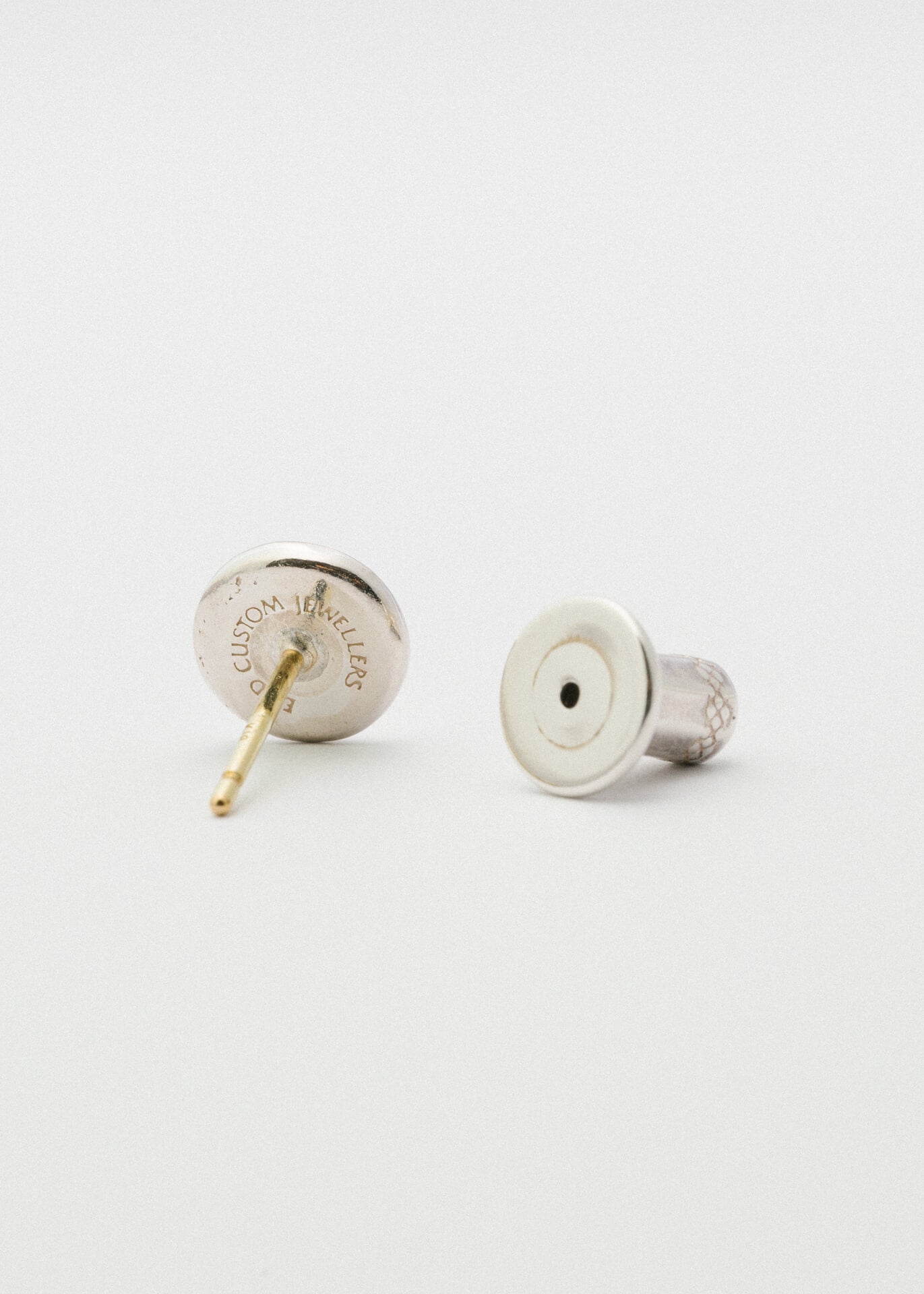 B213_Flat Stud Earring_L_03