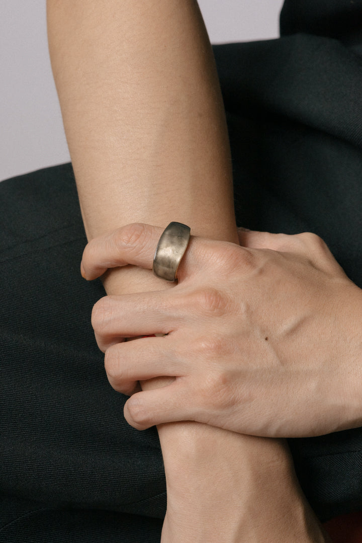 B213_A Virtuous Circle?' Ring - Smokey Quartz_L_01