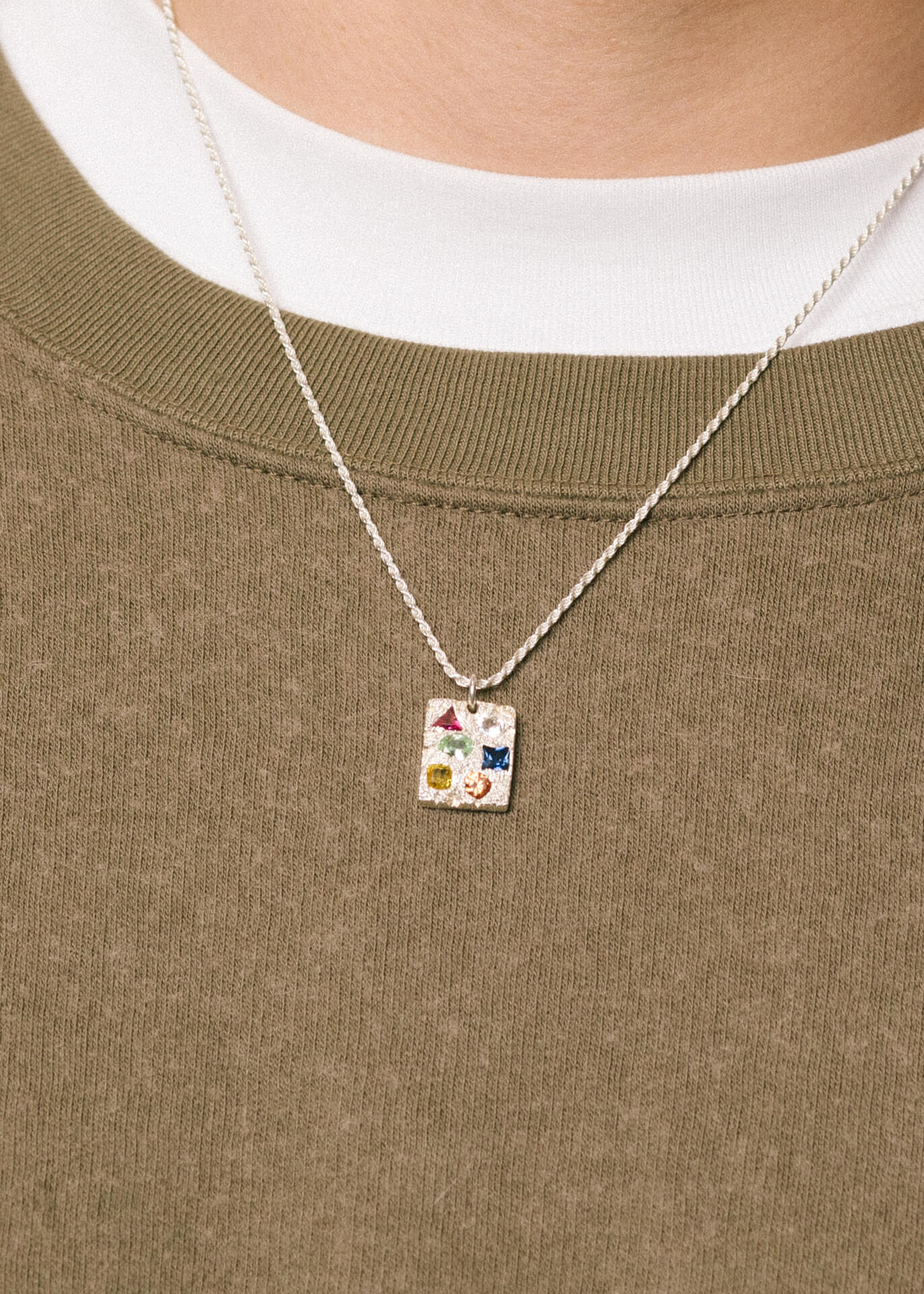 B213_Cottage Rose Garden Pendant Necklace_L_01