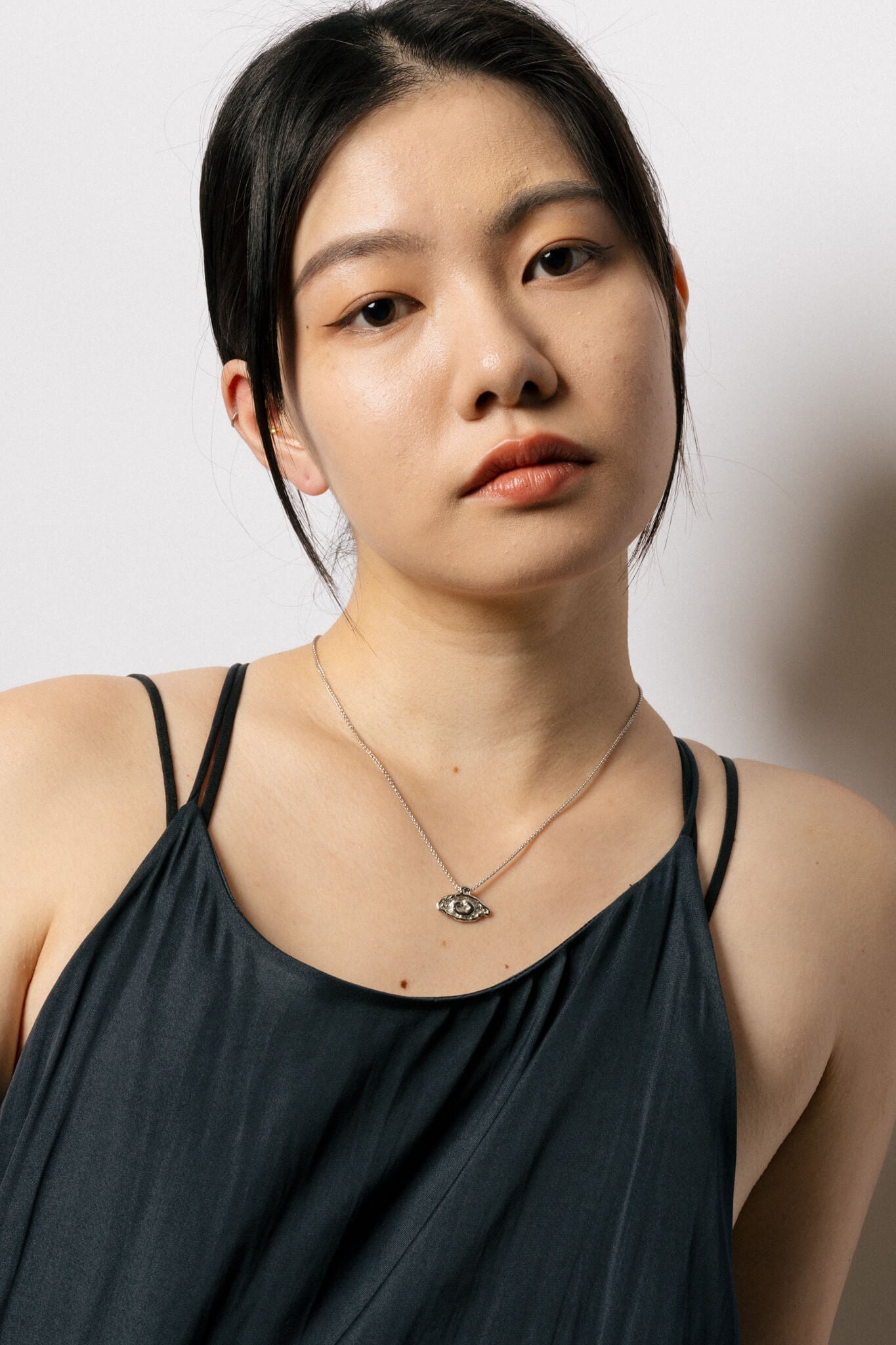 B213_Protective Pendant Eye Necklace_L_02