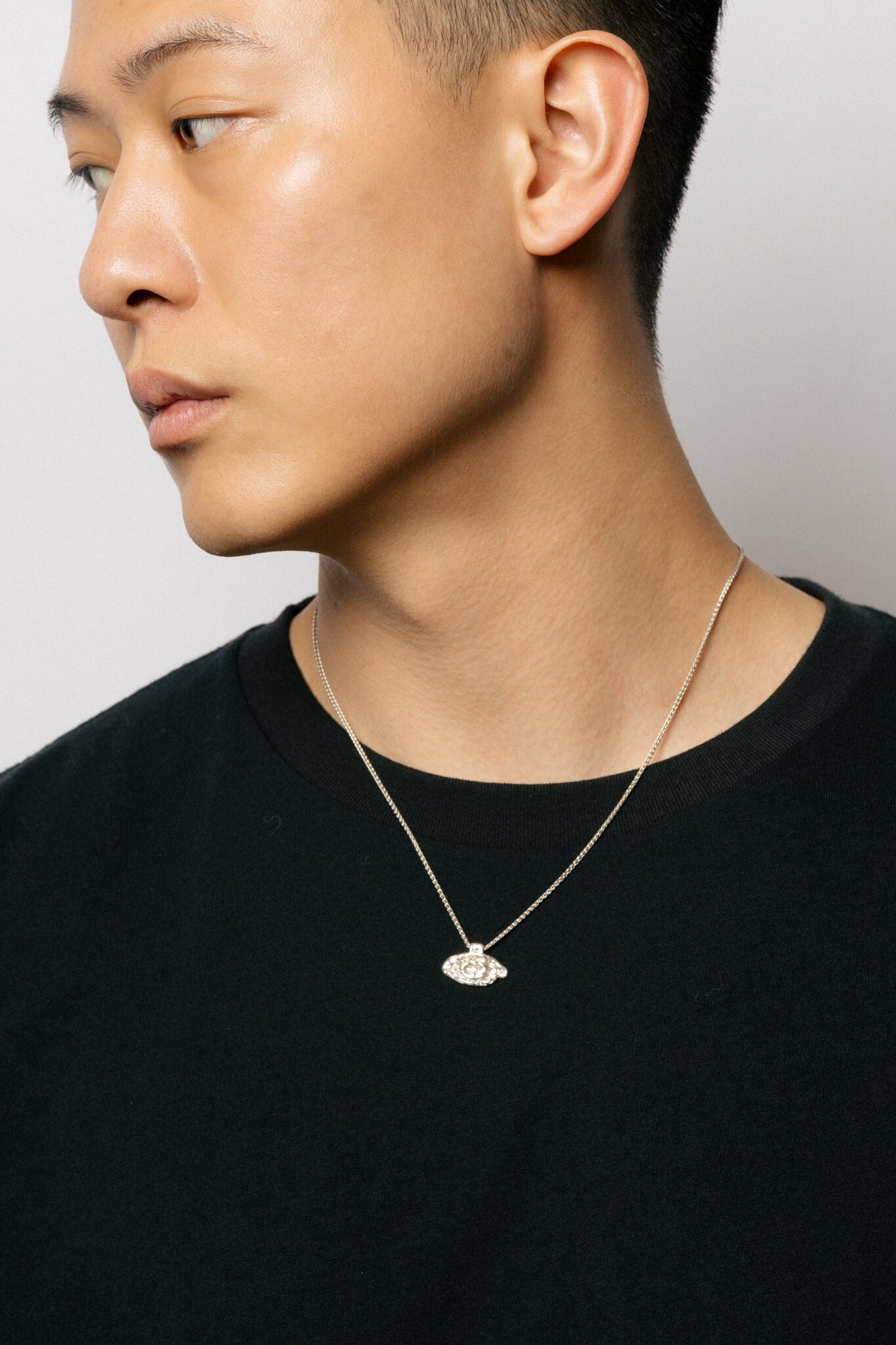 B213_Protective Pendant Eye Necklace_L_01