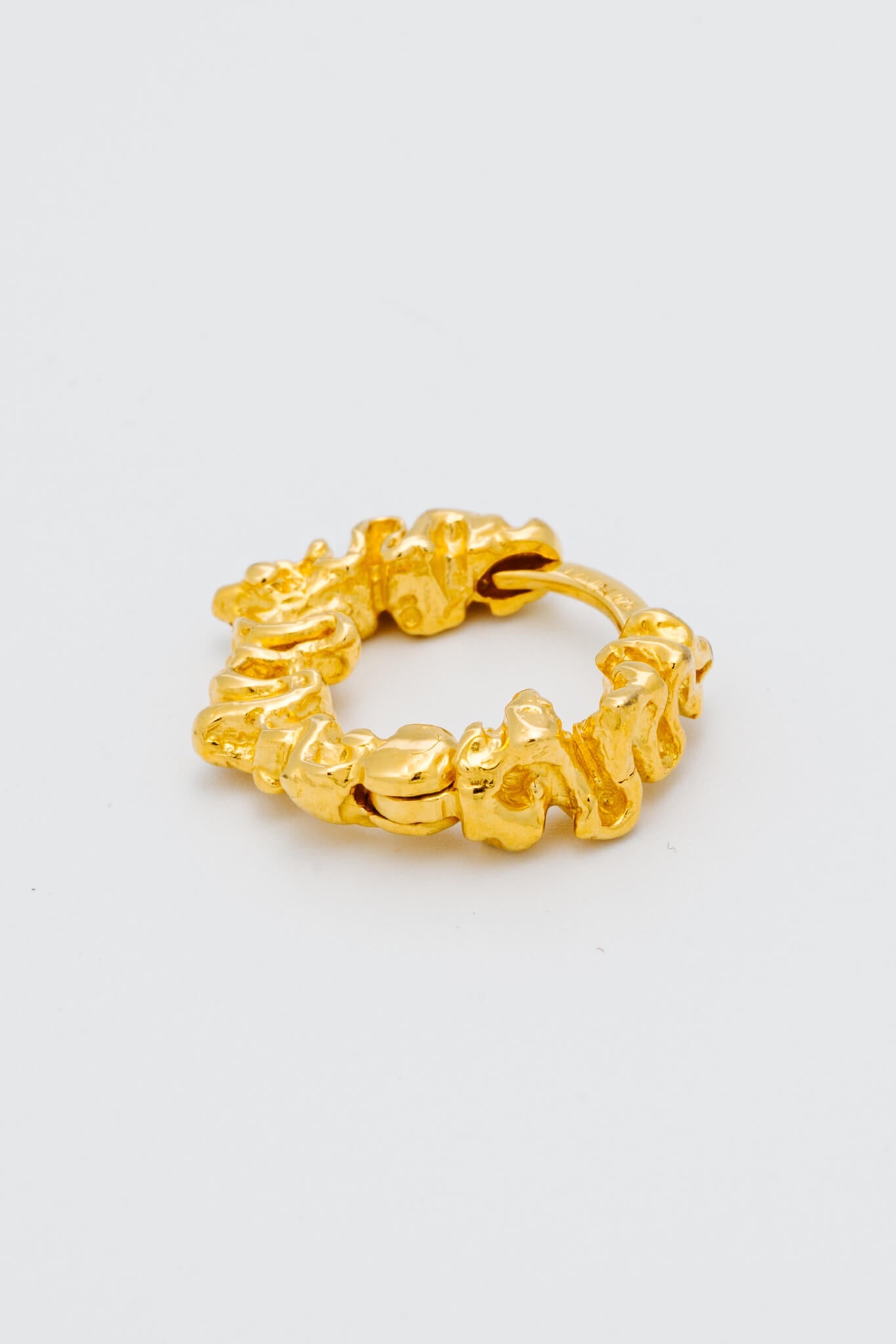 B213_Caterpie Earring_L_02