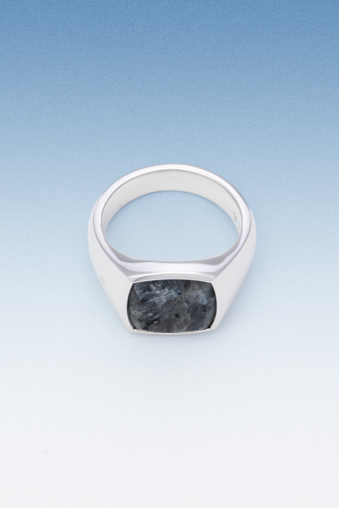 B213_Kay Ring Larvikite_L_01