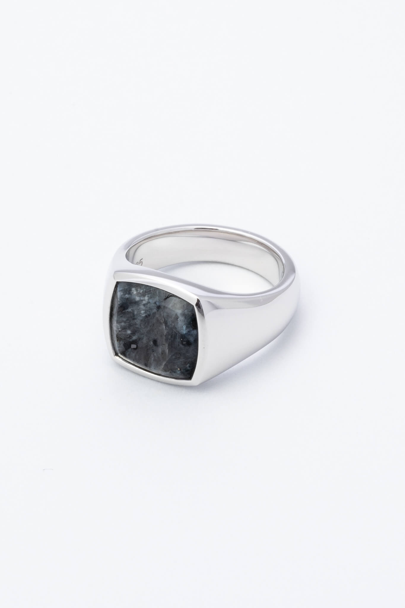 B213_Kay Ring Larvikite_L_02