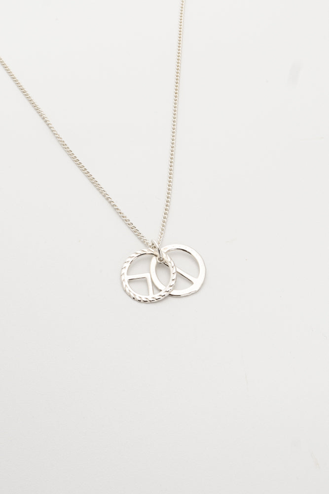 B213_Peace Symbol Necklace_L_03