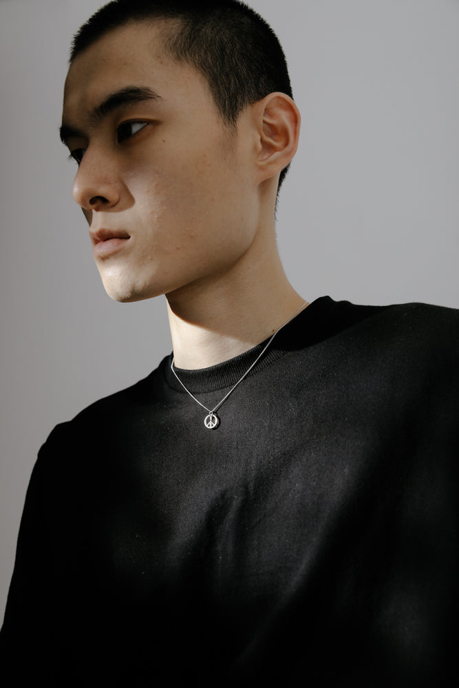 B213_Peace Symbol Necklace_L_03