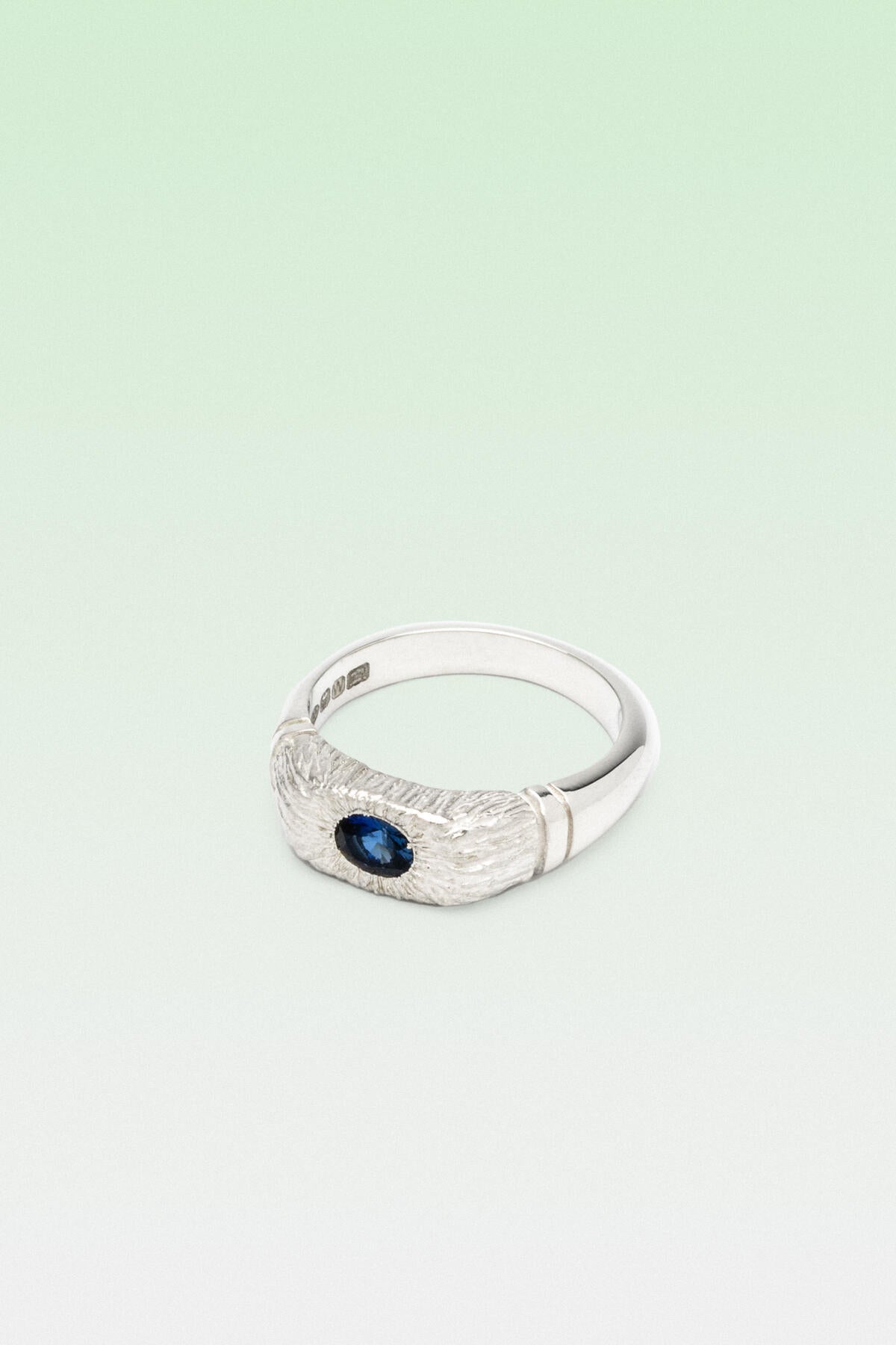 B213_Hand Me Down Ring - Blue_L_01