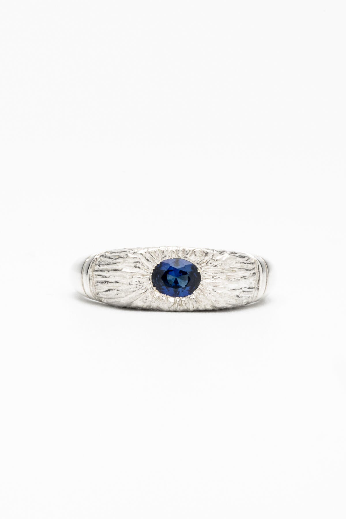 B213_Hand Me Down Ring - Blue_L_03