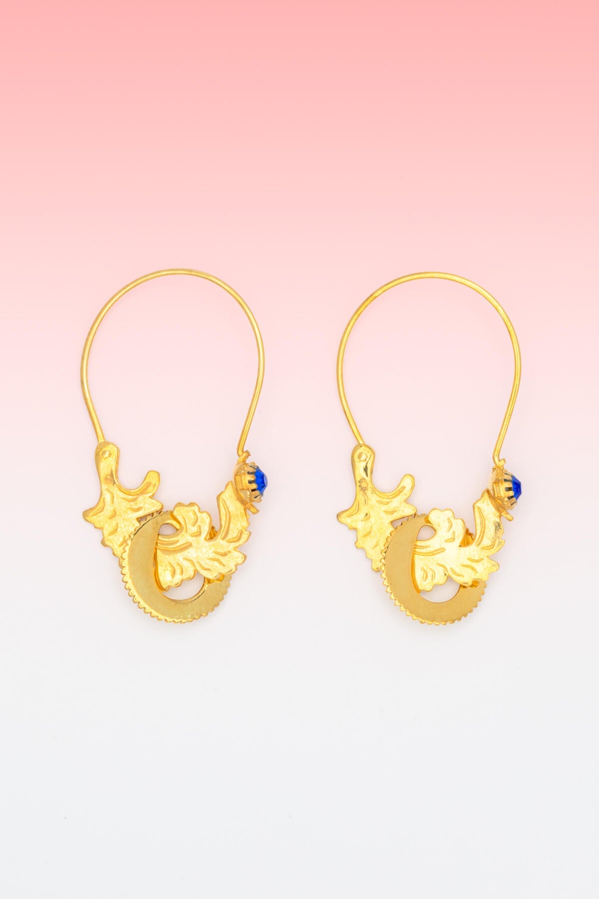 B213_Small Gold Jagged Hoop Earrings_L_01