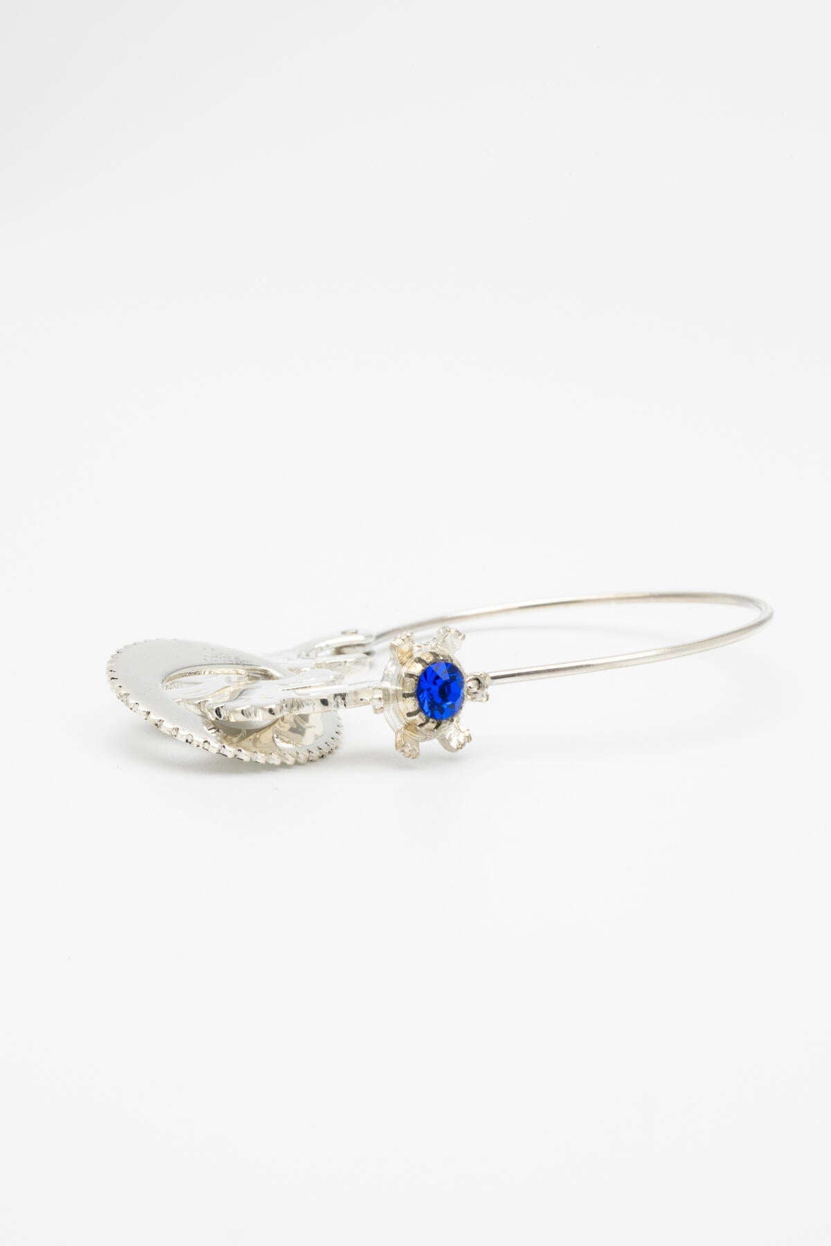 B213_Small Silver Jagged Hoop Earrings_L_03