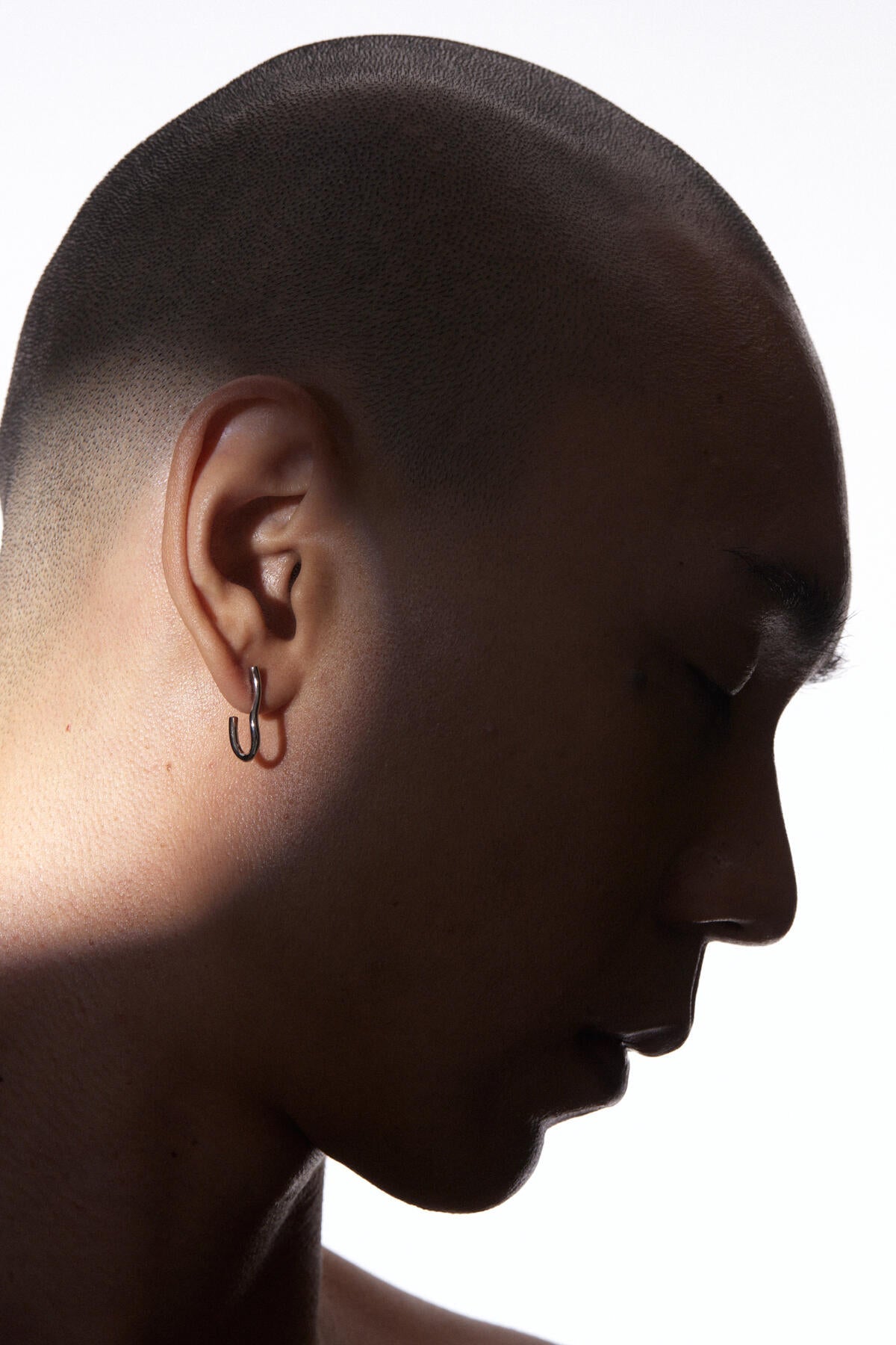 B213_Fall II - Single Earring_L_01