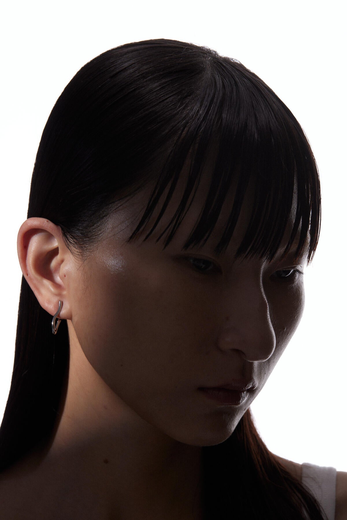 B213_Fall II - Single Earring_L_02