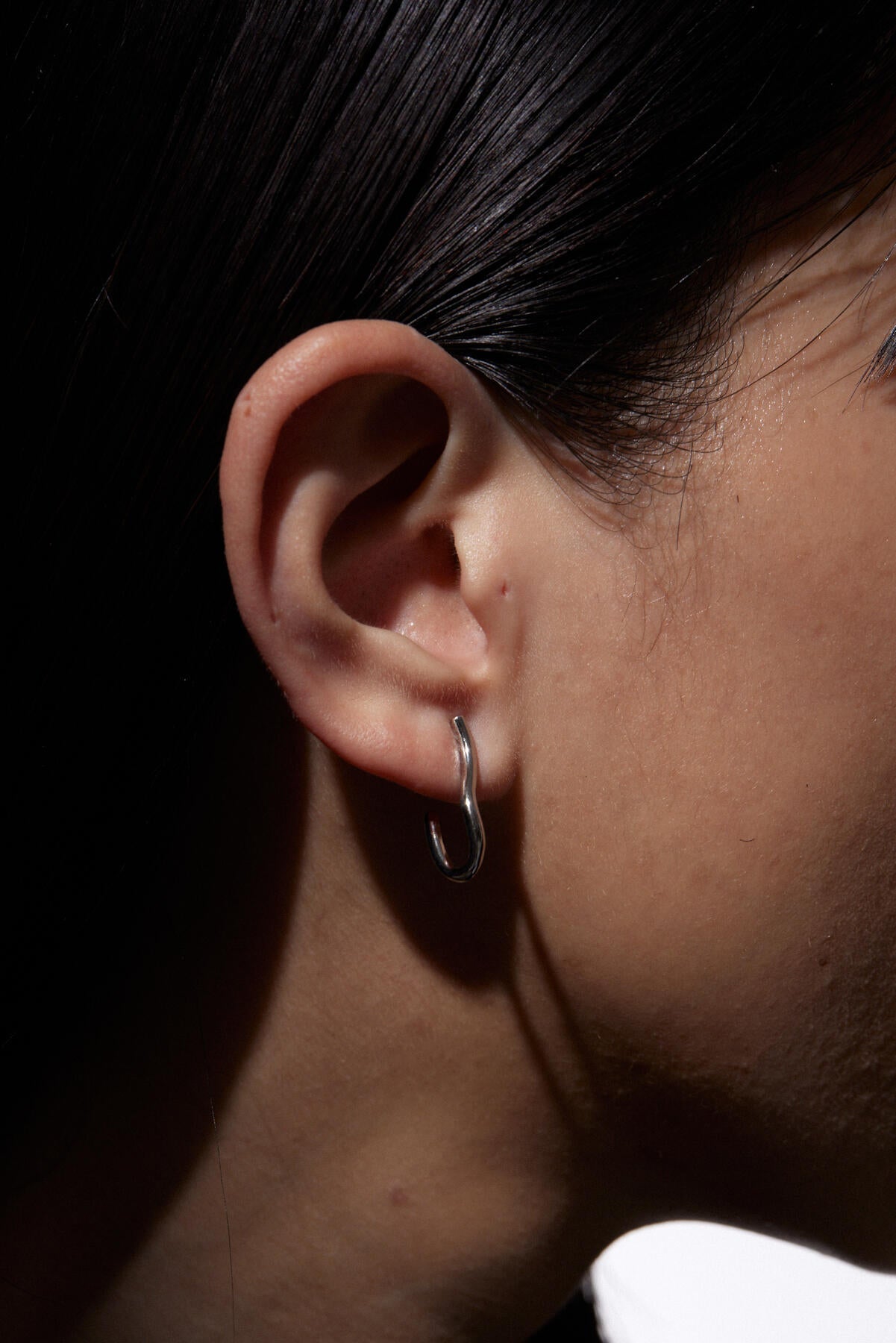 B213_Fall II - Single Earring_L_03