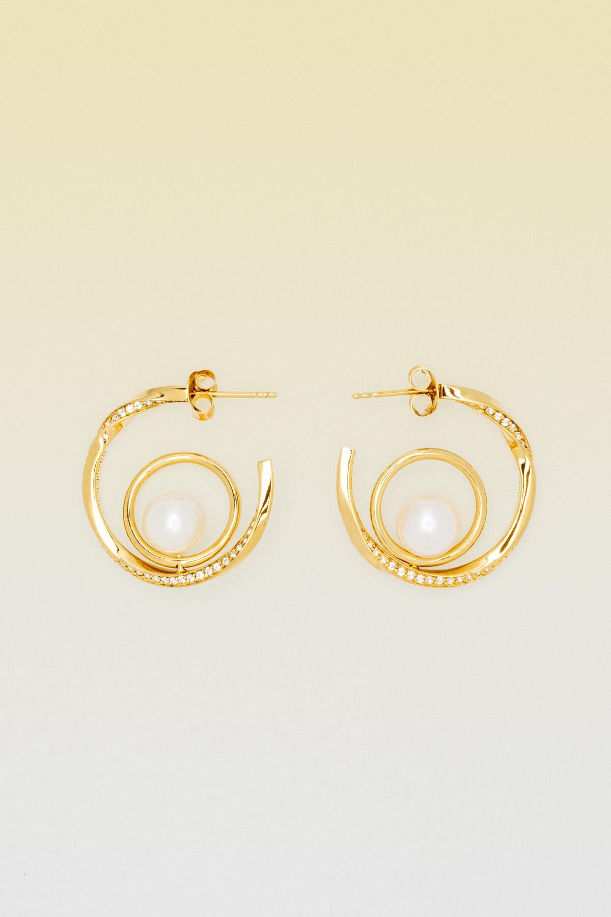 B213_Pulse Earrings_L_01