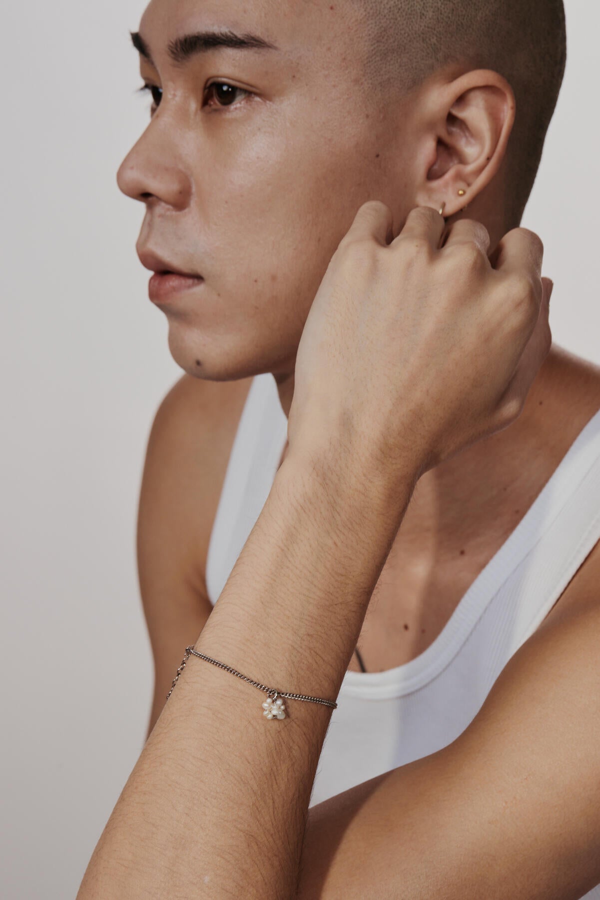 B213_The Weight of Magical Thinking Bracelet_L_02
