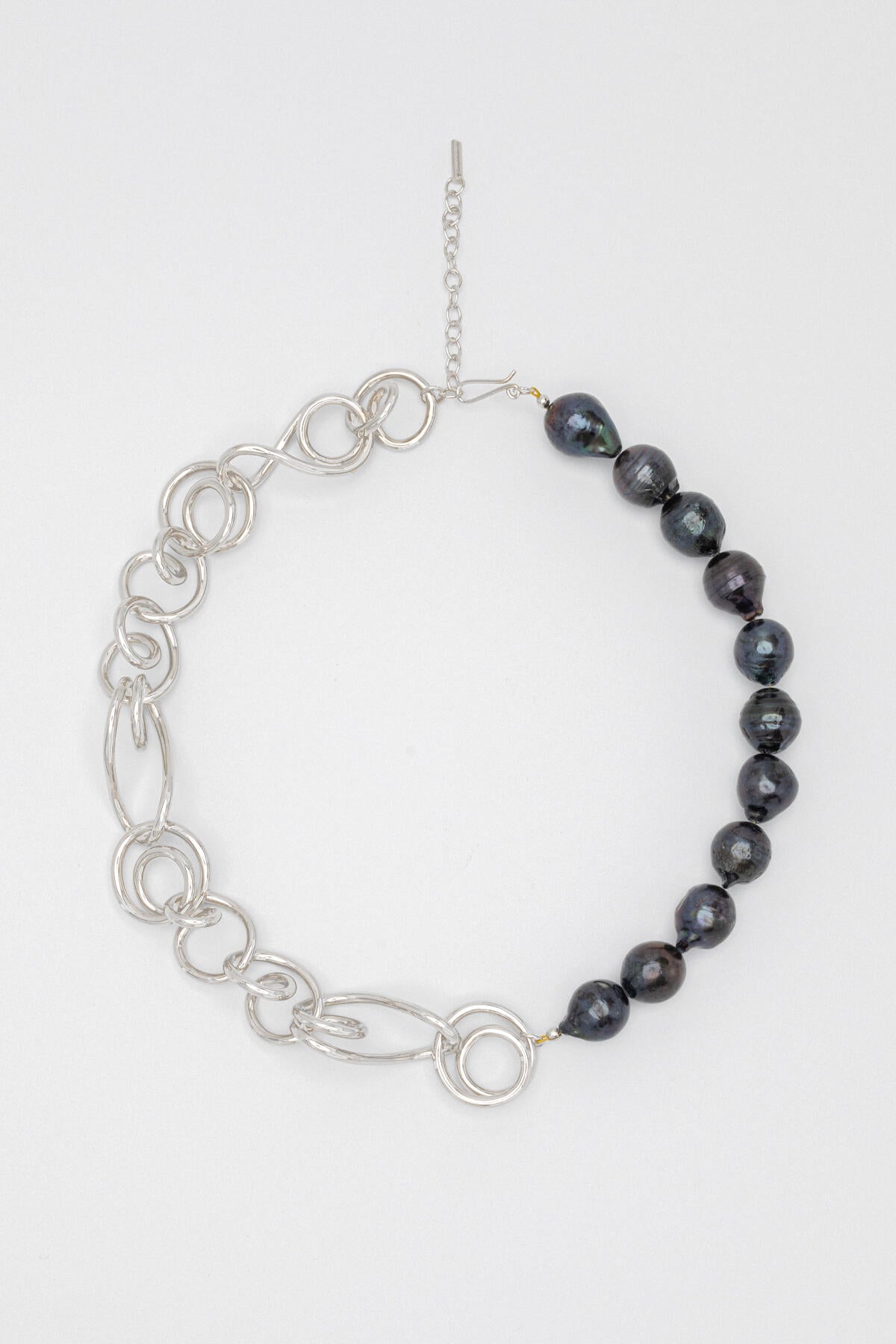B213_Who's in Charge? - Necklace_L_02