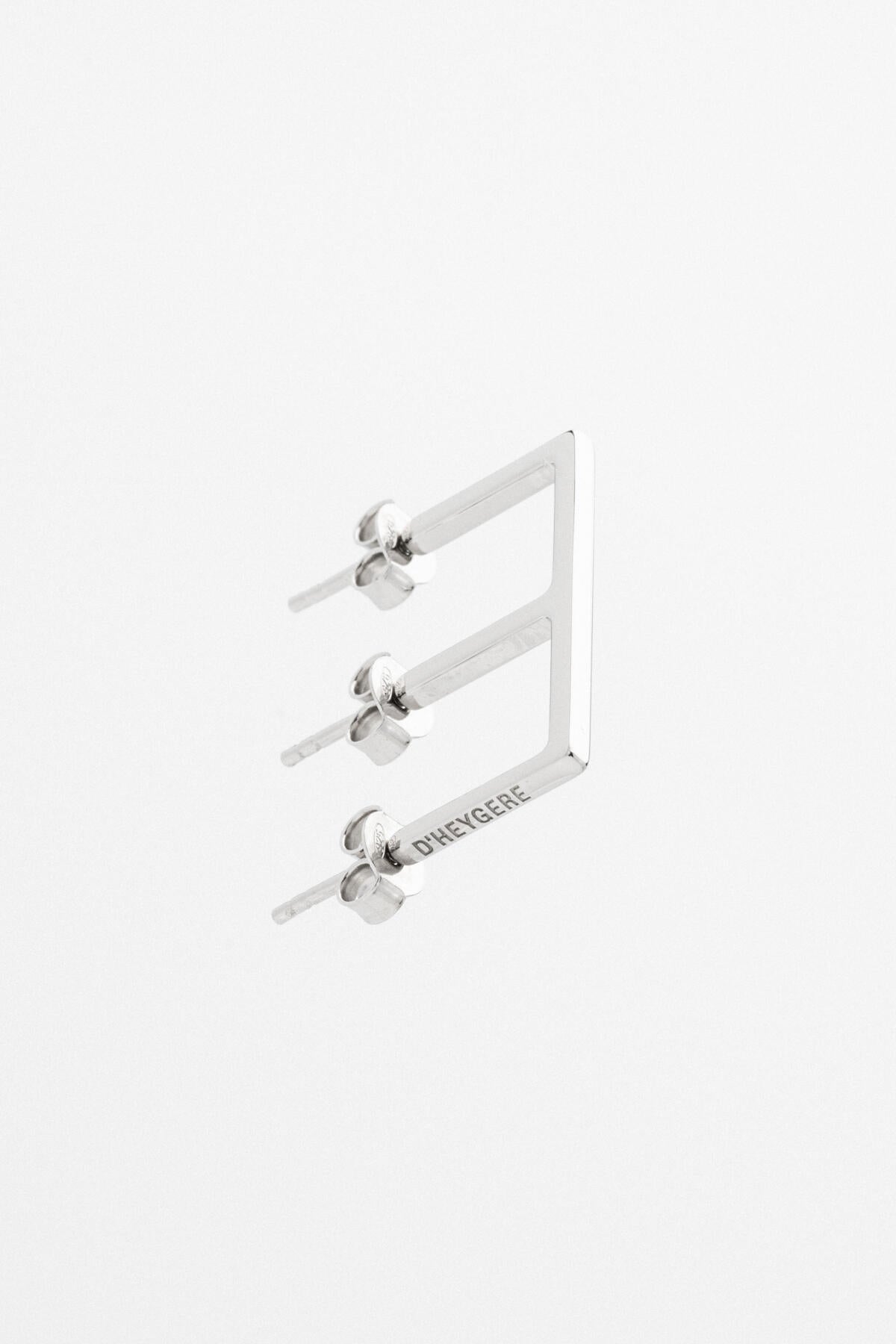 B213_E Alphabet Earring_L_02