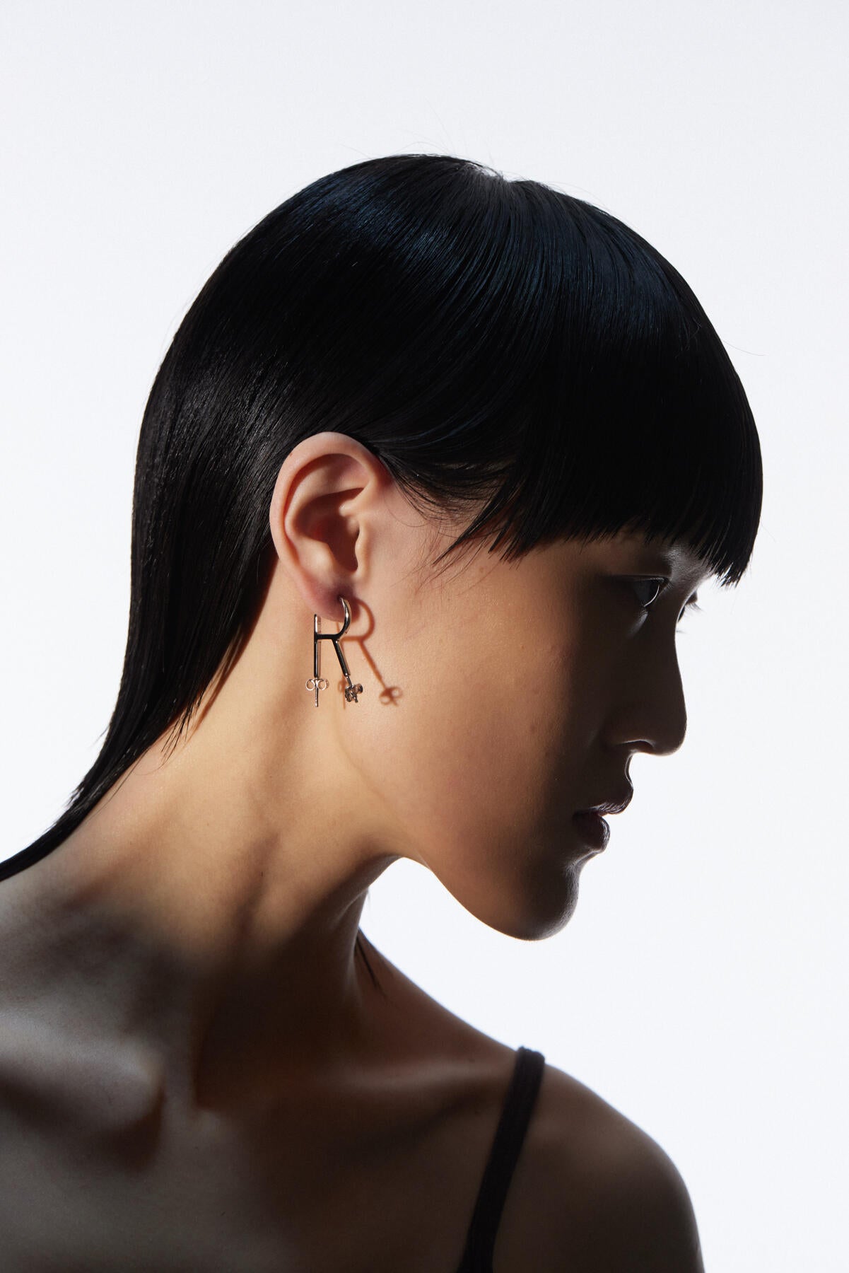 B213_R Alphabet Earring_L_01