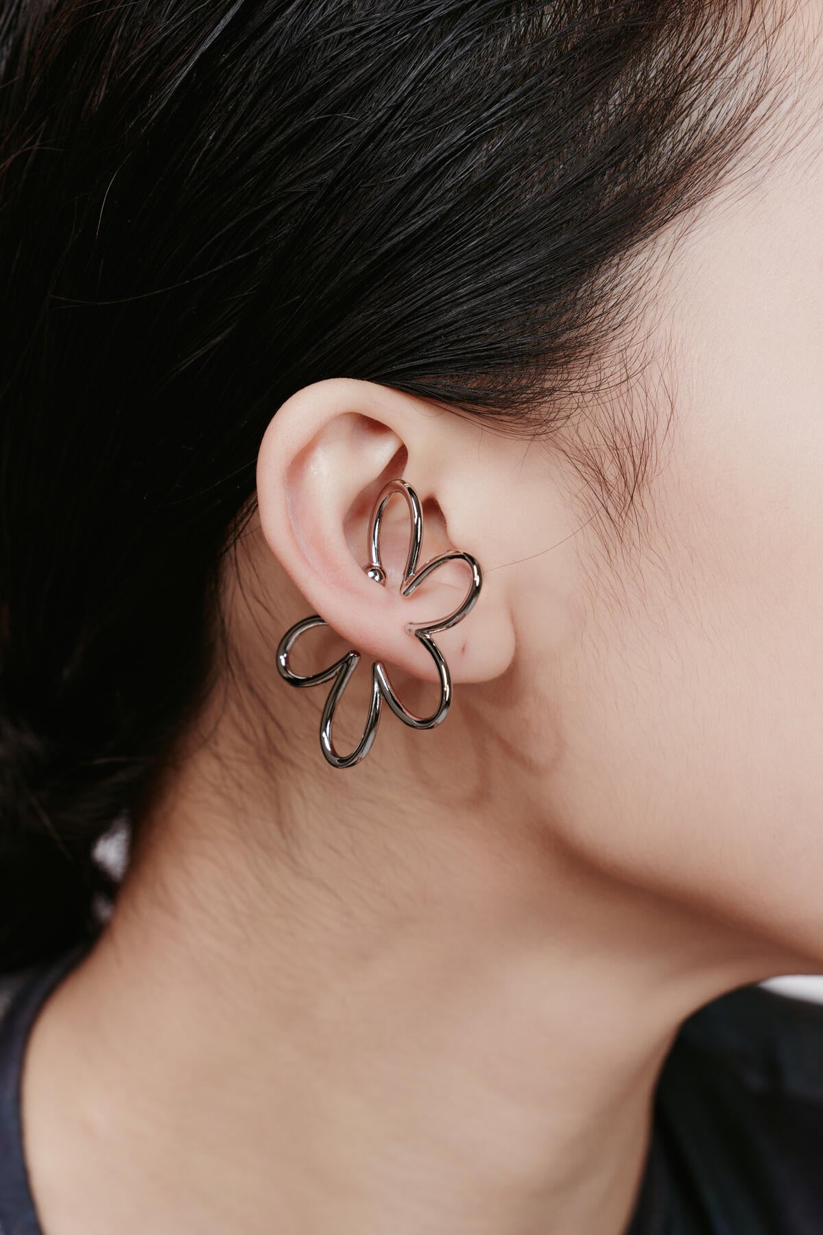 B213_Flower Ear Cuff_L_03