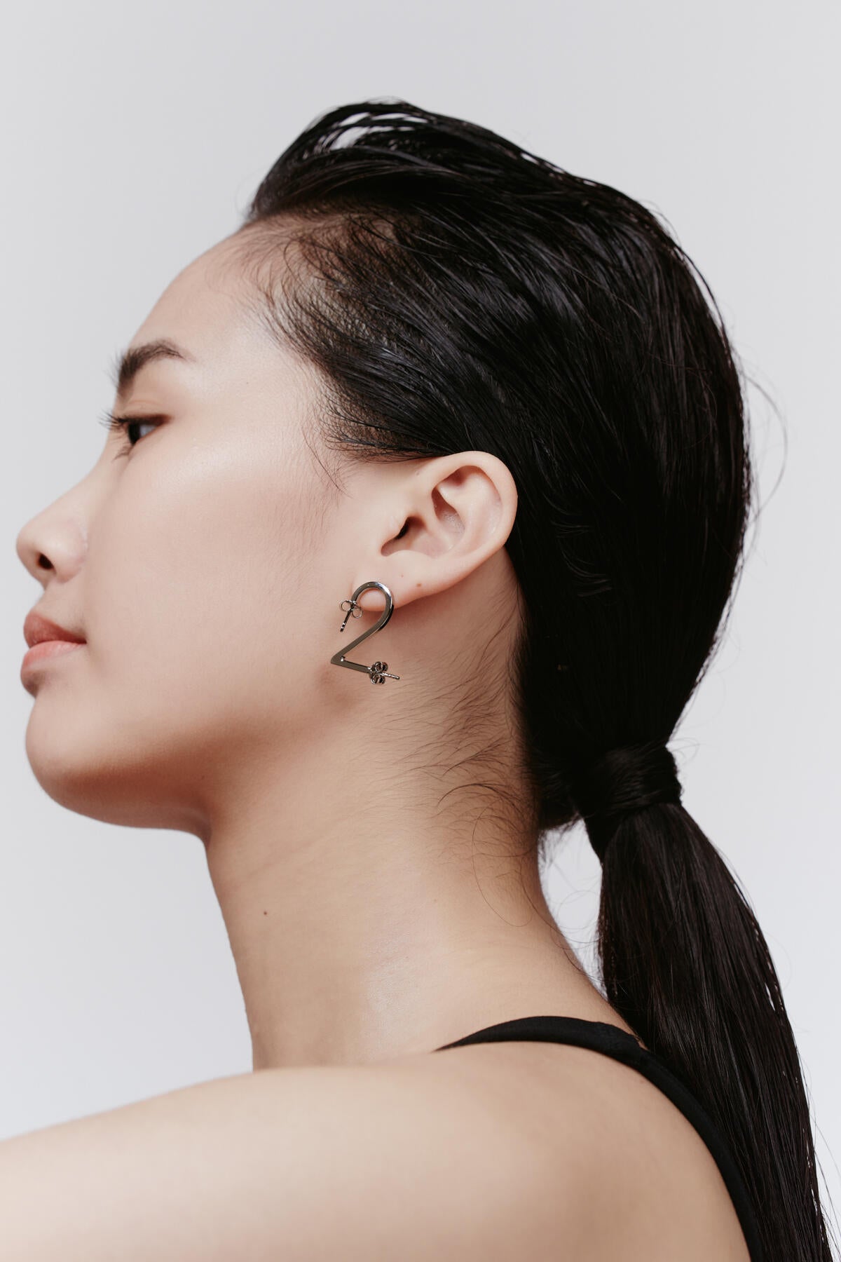 B213_2 Number Earring_L_01