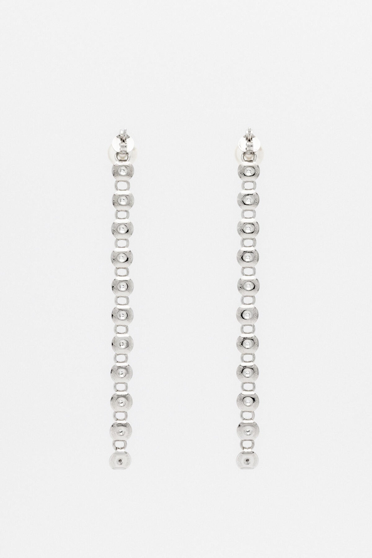 B213_Pearl Drop Earrings_L_02
