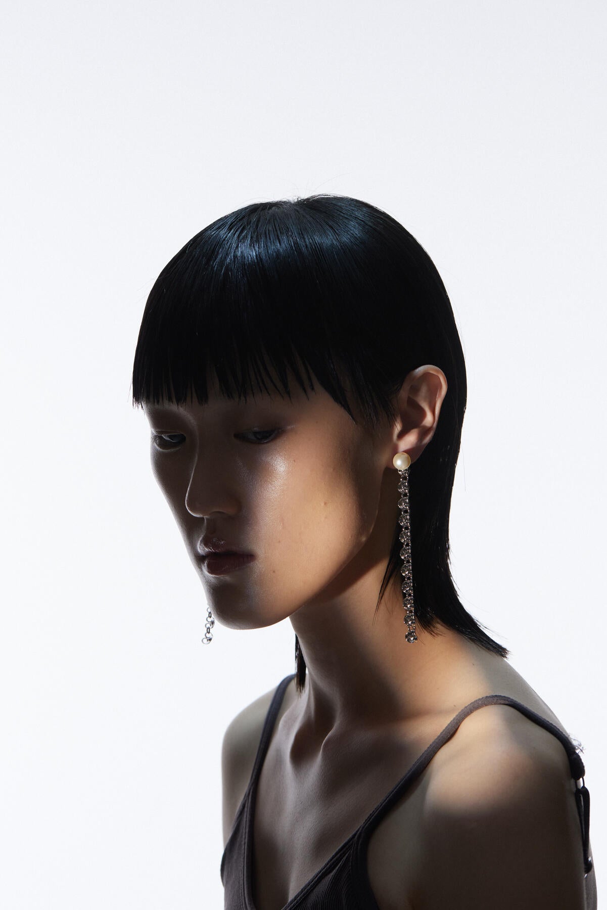B213_Pearl Drop Earrings_L_01