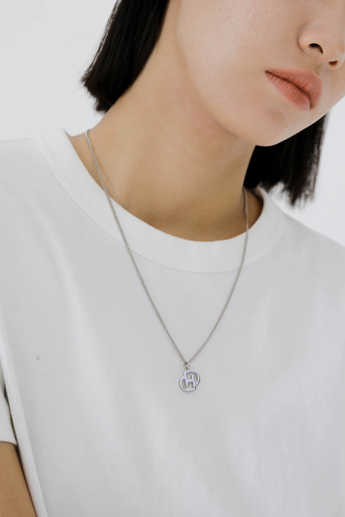 B213_Logo Pendant Necklace_L_04