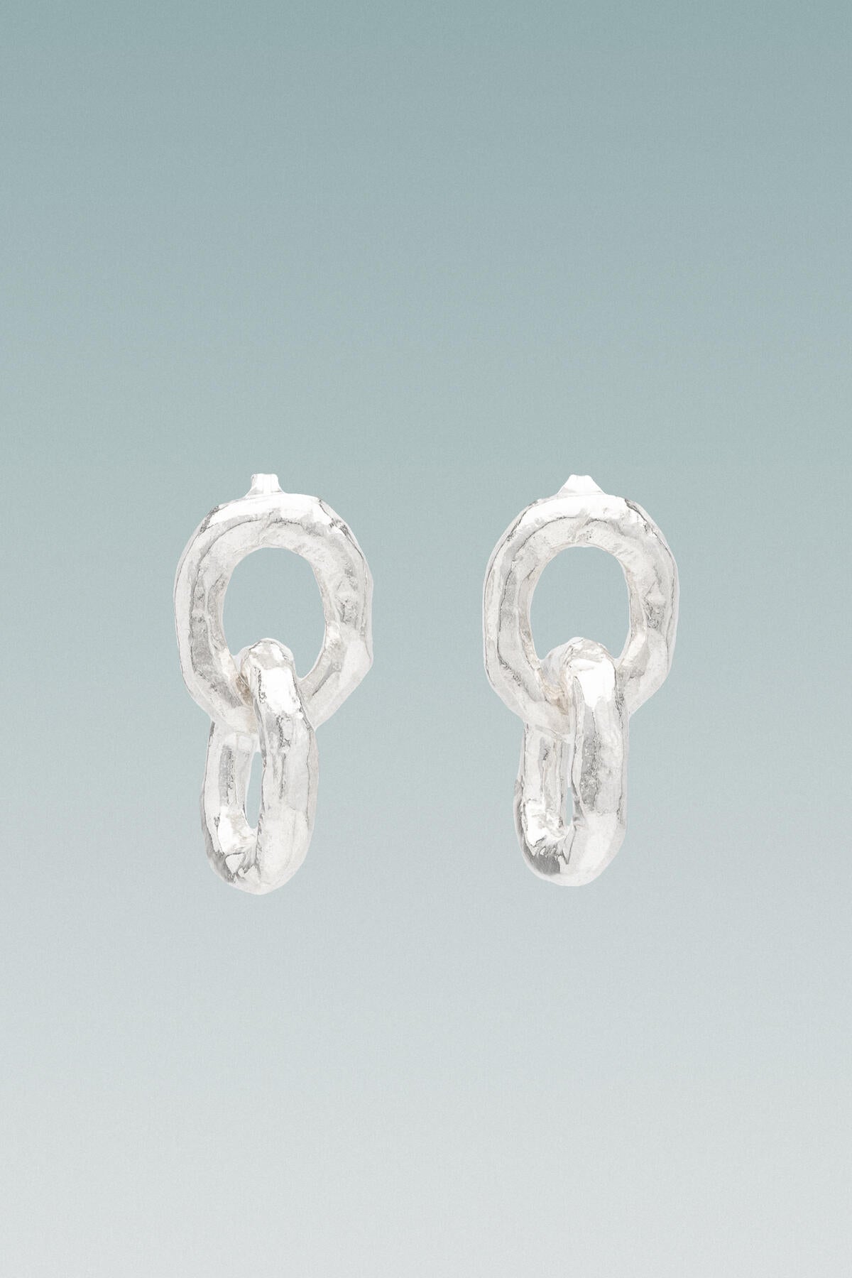 B213_Chain Link Earrings_L_01