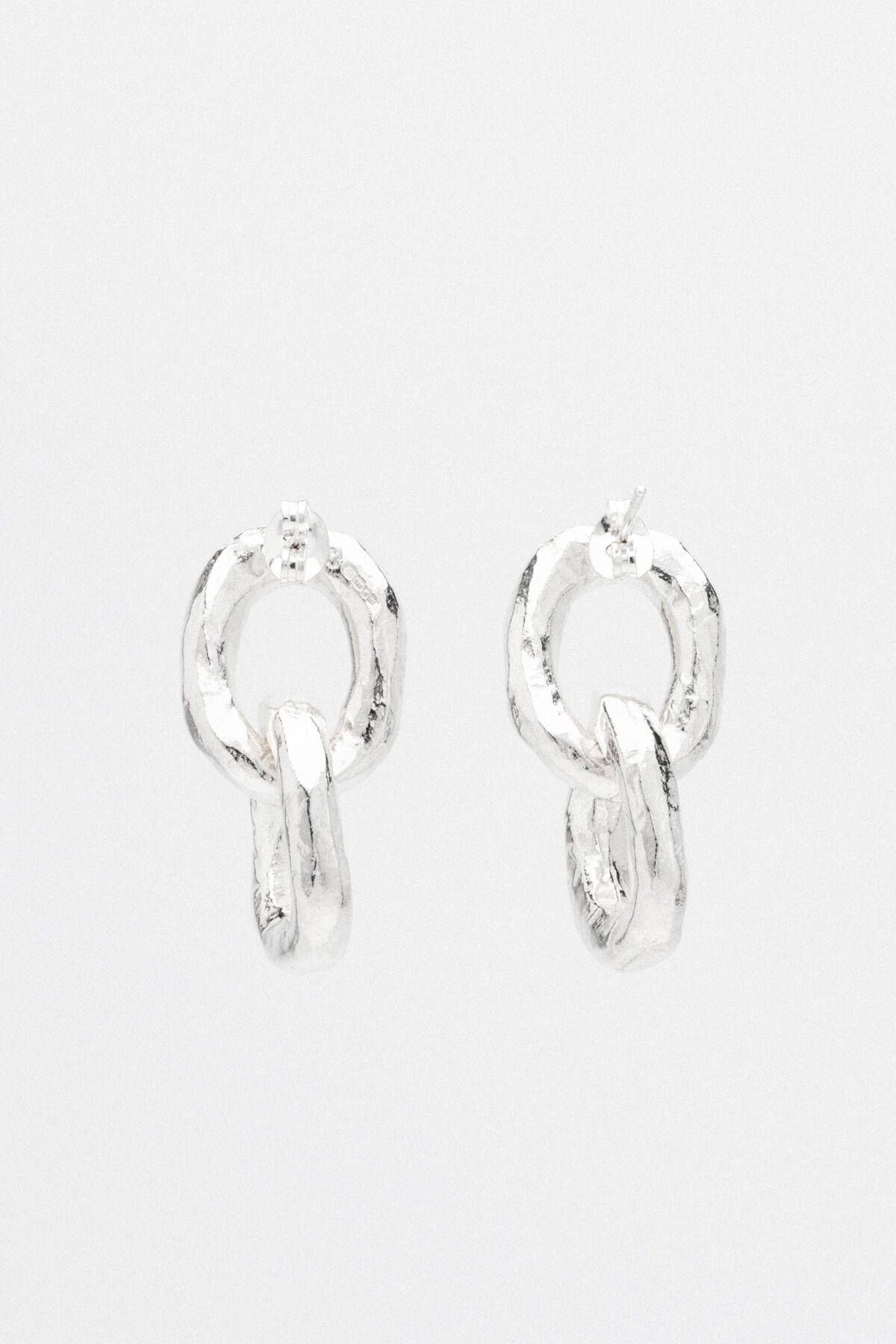 B213_Chain Link Earrings_L_02
