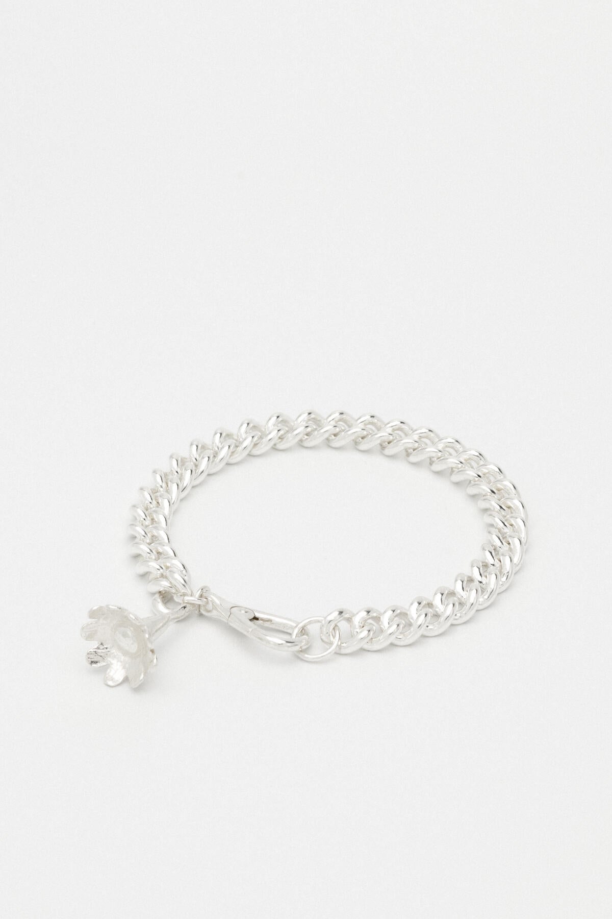 B213_Flower Bracelet_L_02