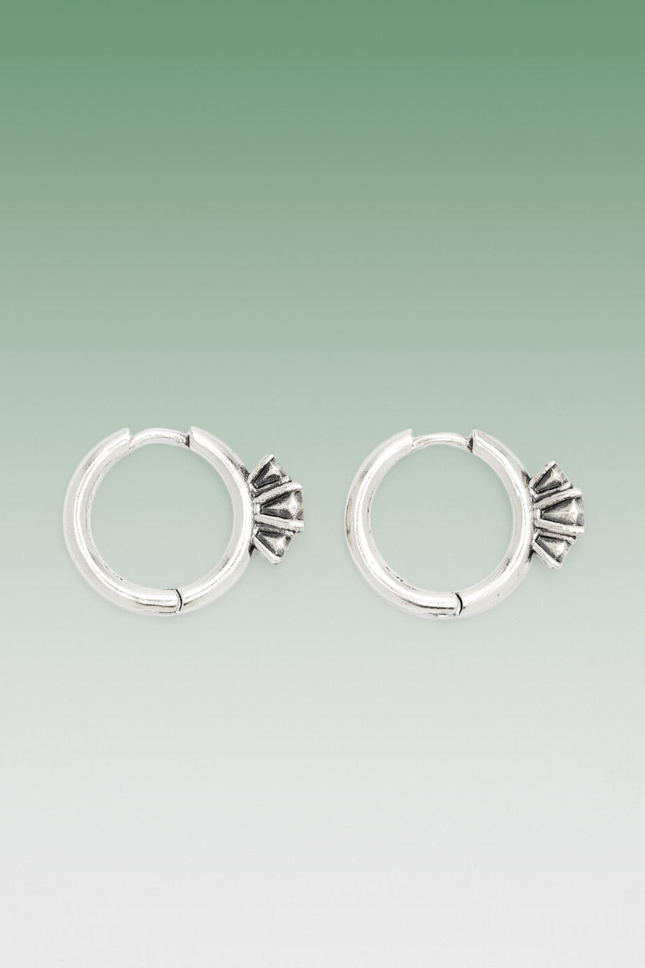 B213_Silver Stone Earring Set_L_01