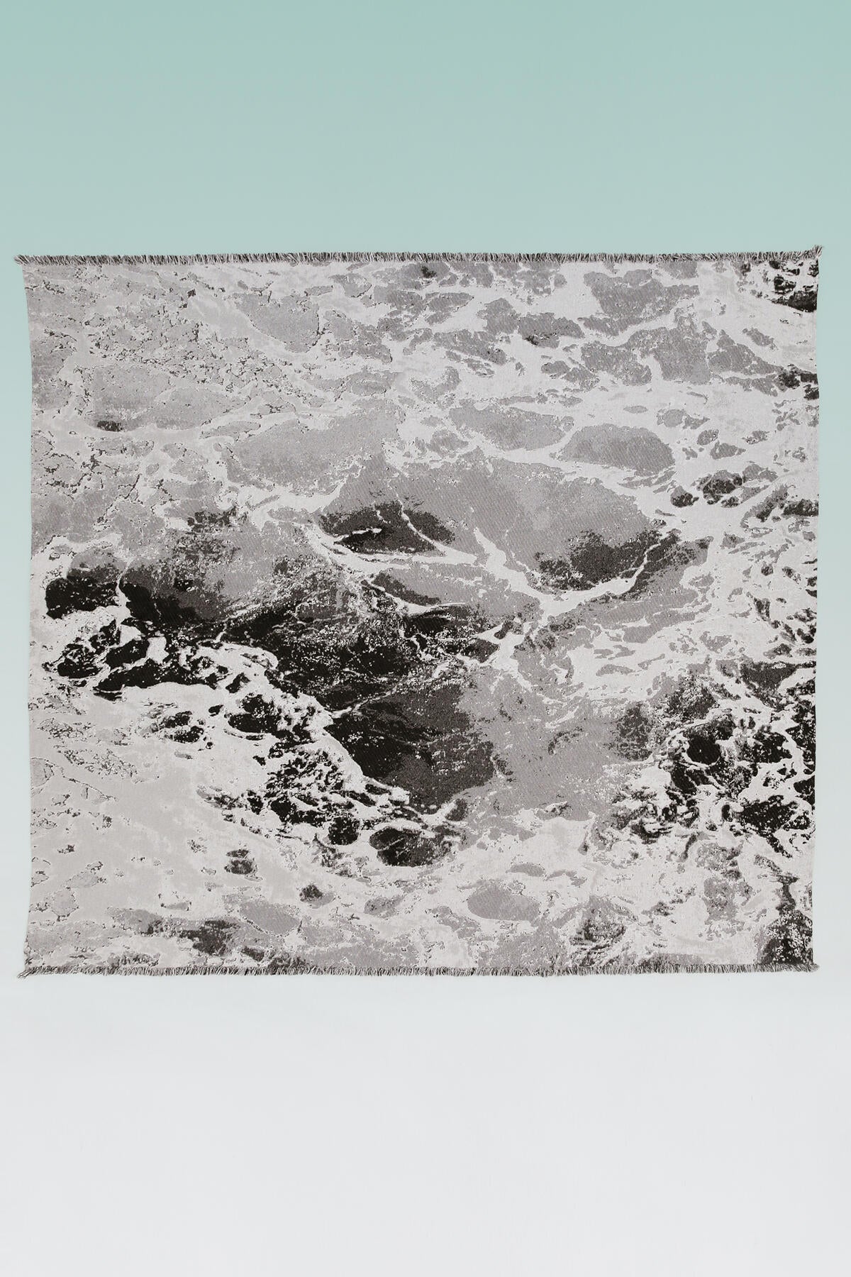 B213_Grey Water Blanket_L_01