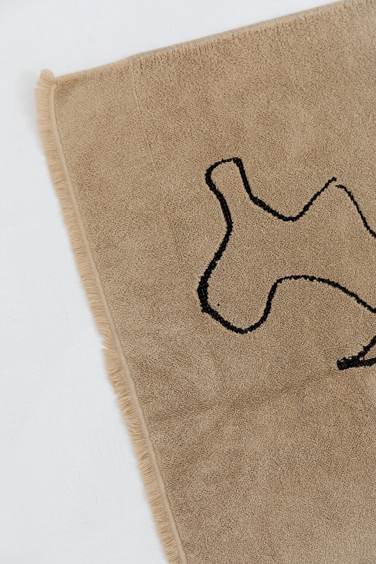 B213_Hippocampus Sketch Beige Towel_L_03