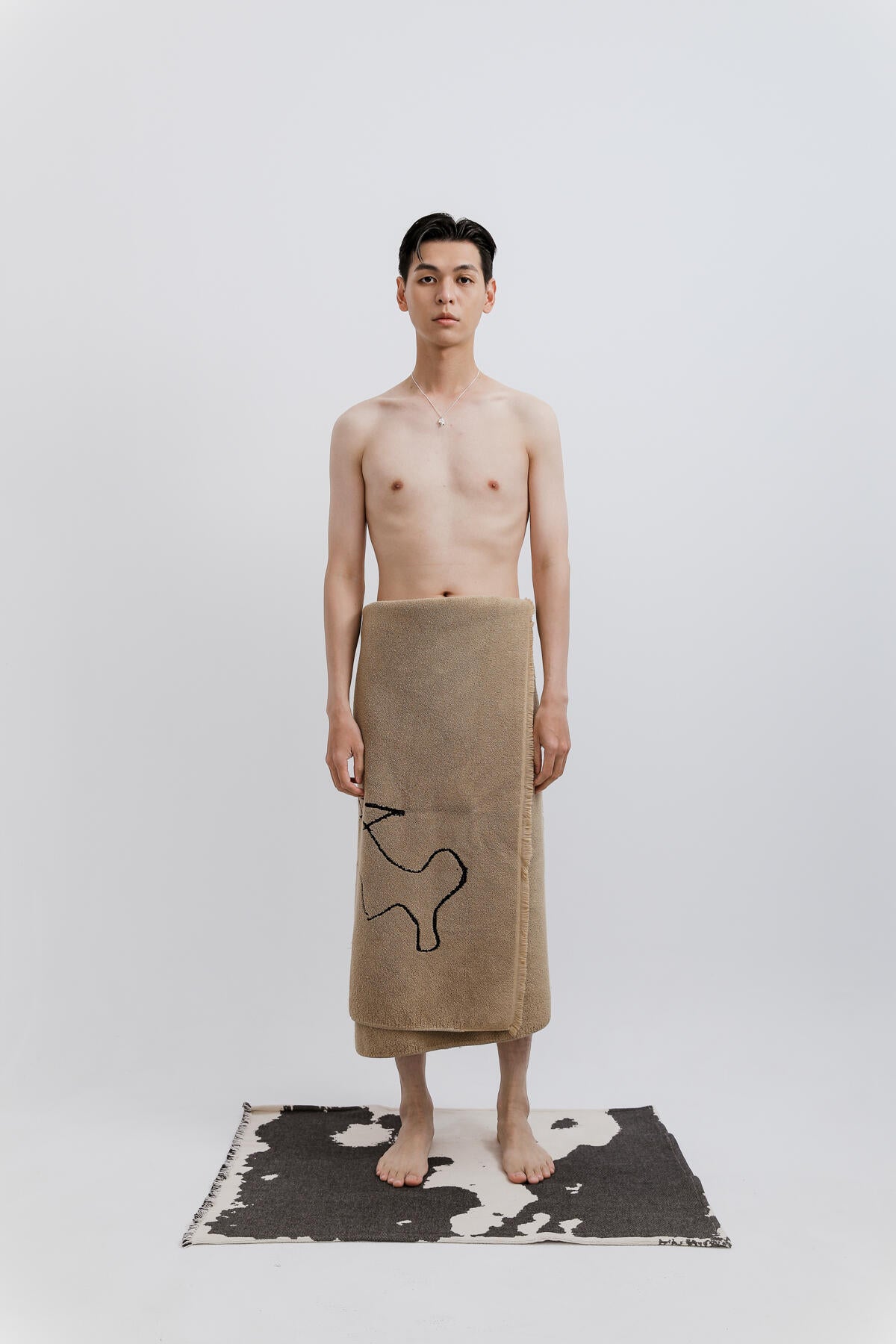 B213_Hippocampus Sketch Beige Towel_L_02