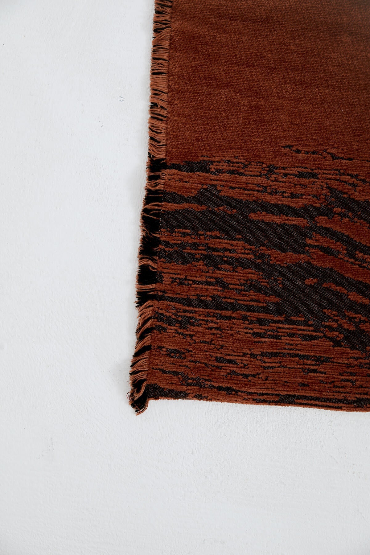 B213_Sea Brush Burgundy Bath Mat_L_02