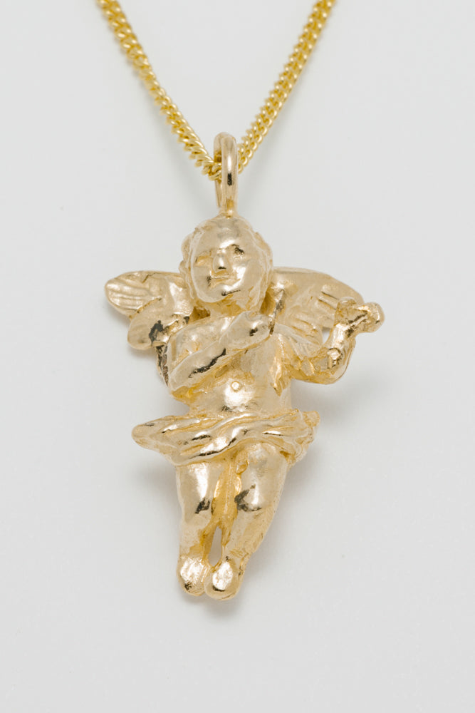 B213_Cherub Necklace Gold_L_03