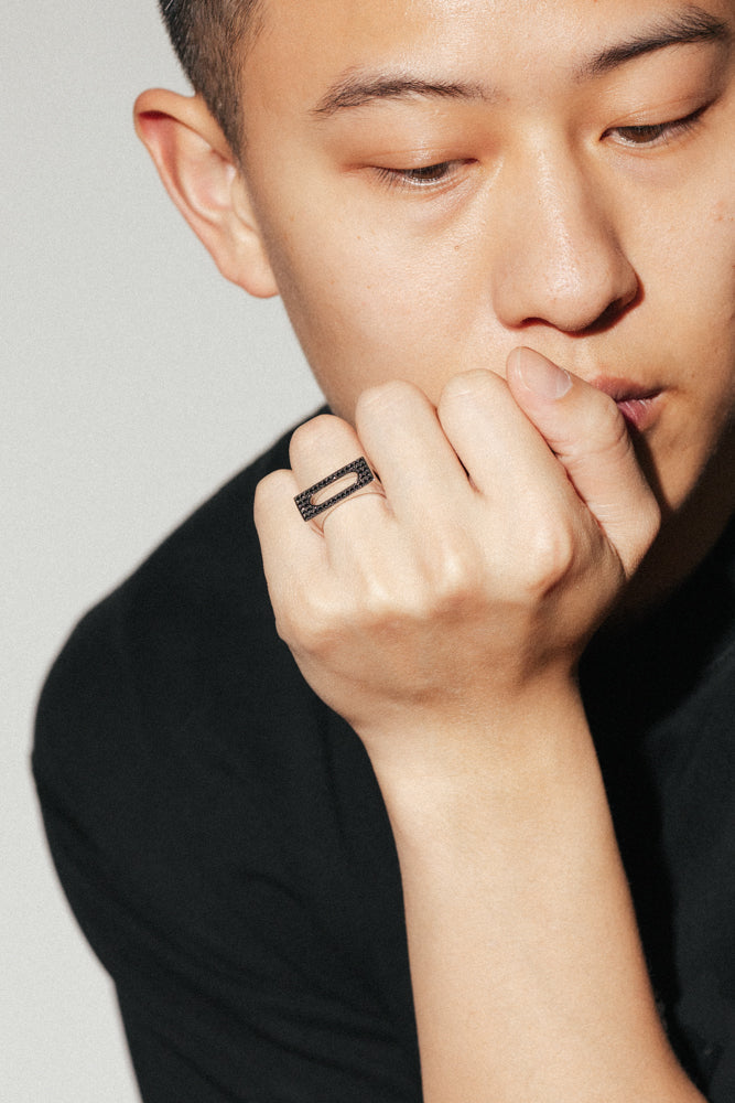B213_Cage Ring Single Black Spinel_L_02