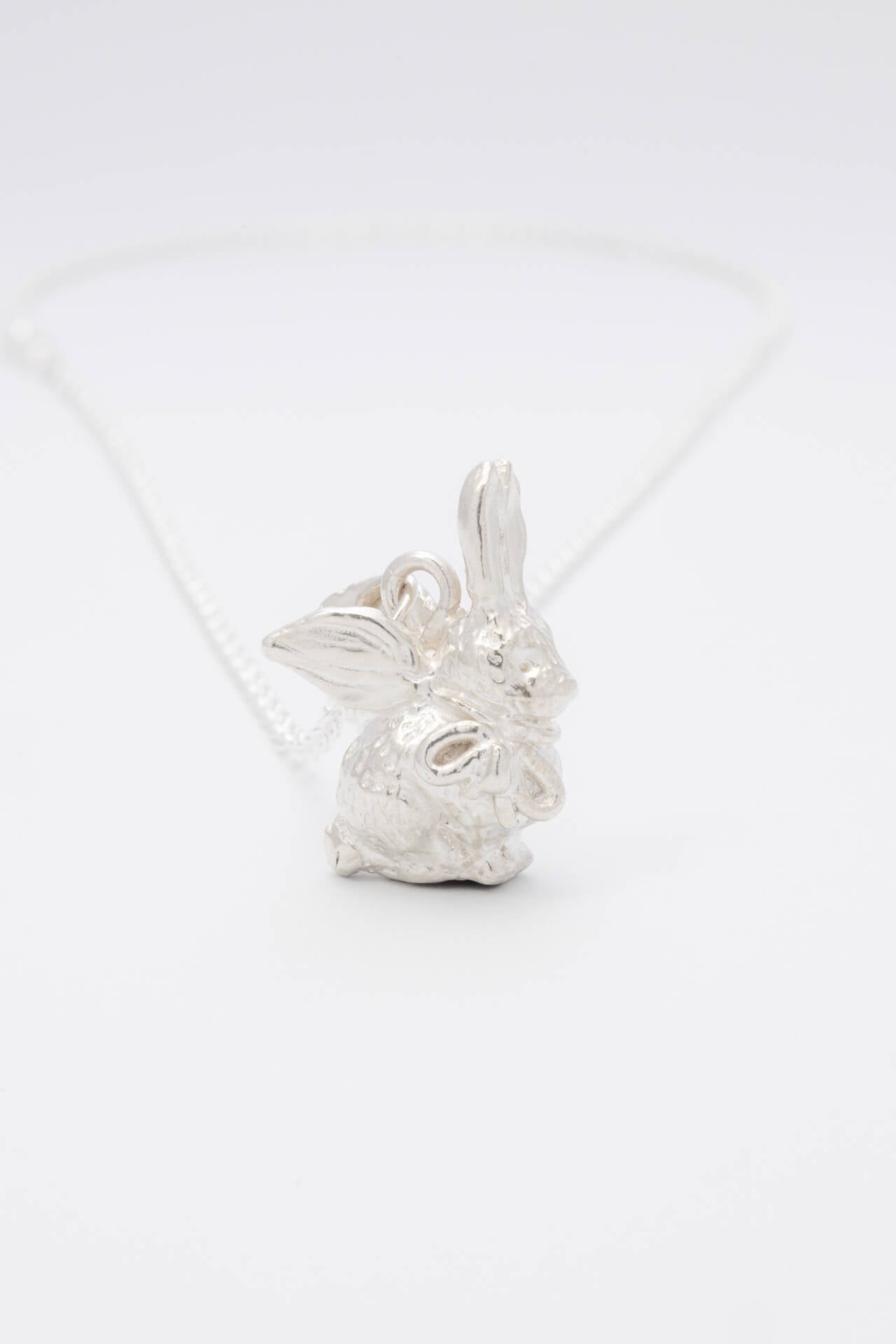 B213_Bunnykins Pendant Necklace_L_02