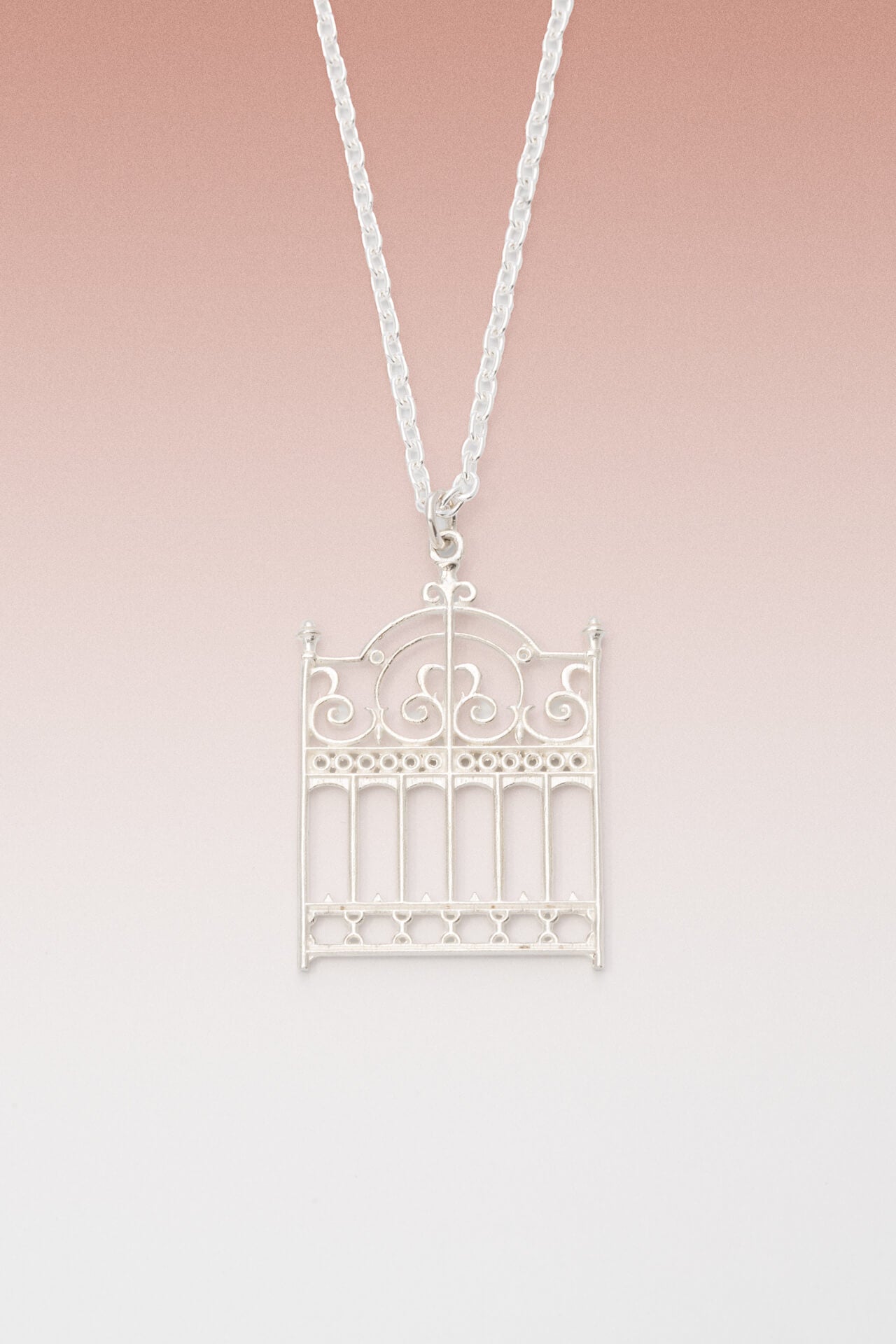 B213_Gateway Pendant Necklace_L_01