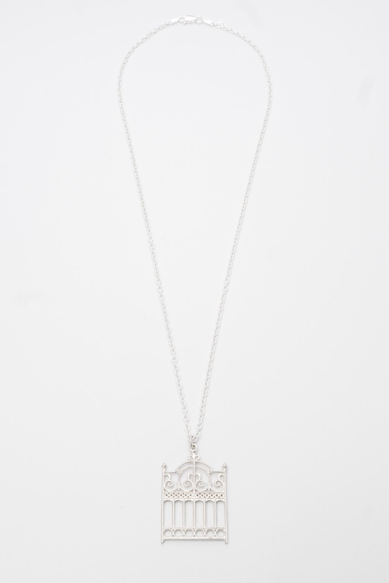 B213_Gateway Pendant Necklace_L_03