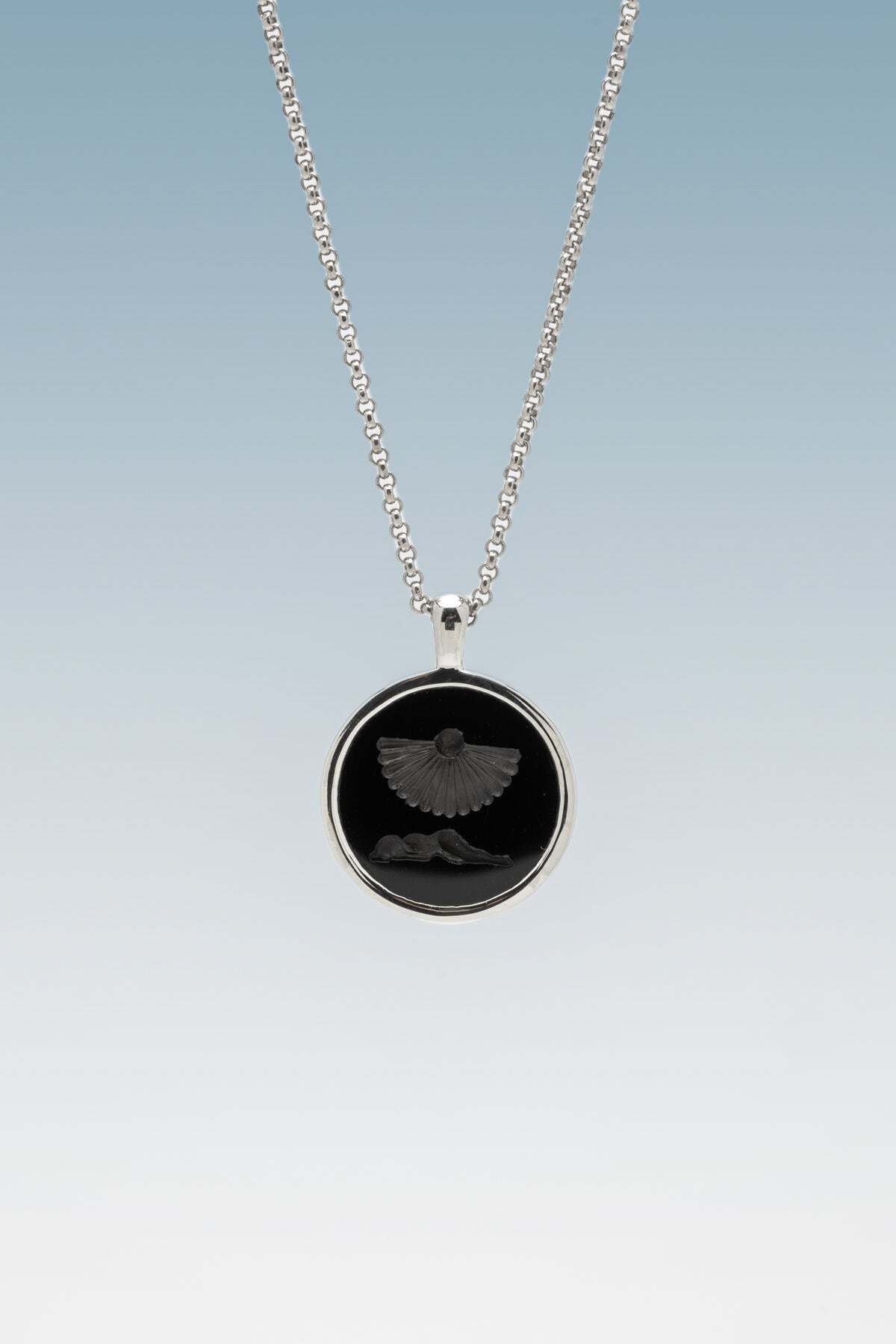 B213_Clytia Onyx Pendant S_L_01