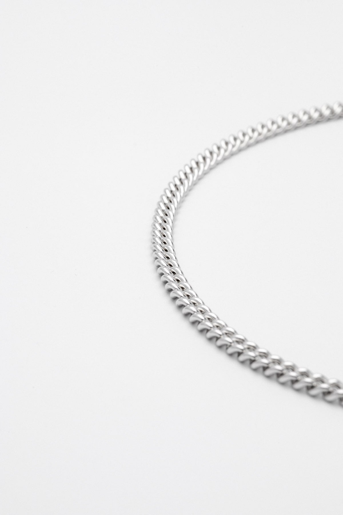 B213_Rounded Curb Chain Necklace_L_02