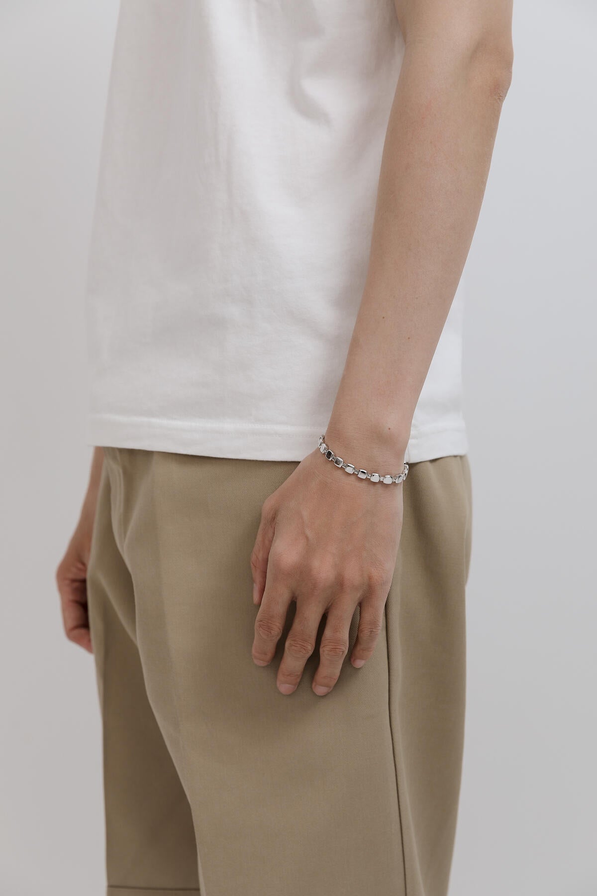 B213_Cushion Bracelet_L_01